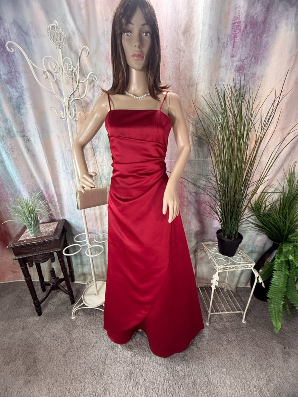 📌 David's Bridal Apple Red Satin Trumpet Prom - Bridesmaid - Formal Night Gown - Picture 5 of 16